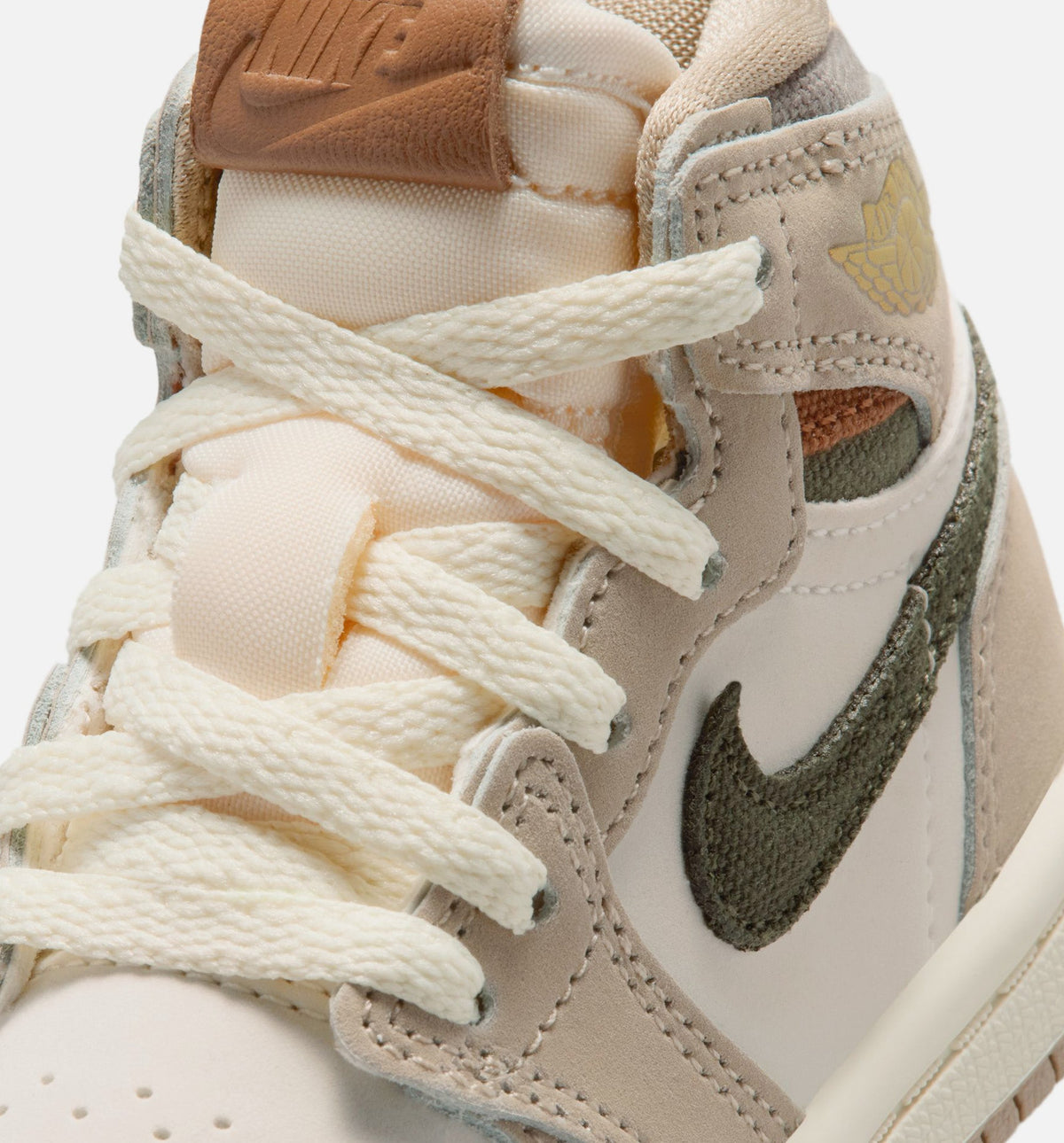 Air Jordan 1 Retro High OG 'Khaki' - Infant/Toddler Lifestyle Sneaker (Khaki/Sail/Coconut Milk/Cargo Khaki)